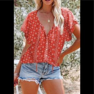 🌹Last one! (4/6)Red print top/tie v-neckline/ ruffle layered sleeve/rela…